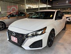 نيسان ألتيما